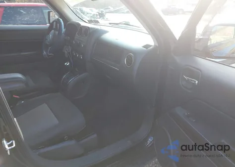 2014 Jeep Patriot Latitude z USA, uszkodzony, nr VIN 1C4NJRFB0ED661074